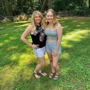 Meet your Posher, Carrie